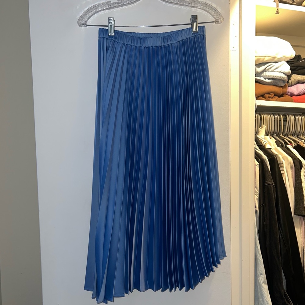 Pleated midi skirt